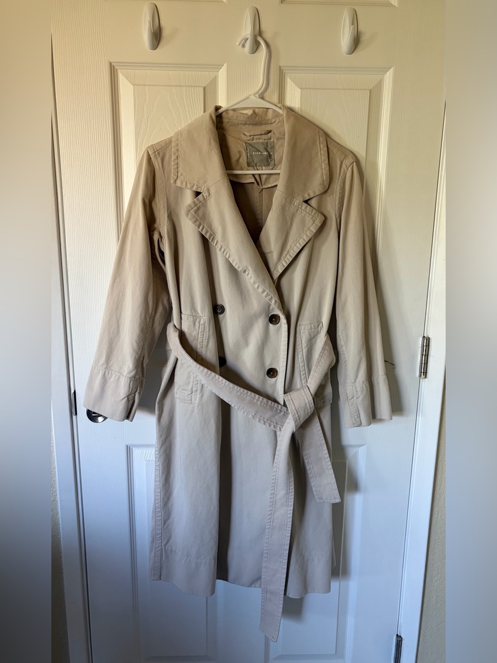Everlane Beige Double-Breasted Trench Coat